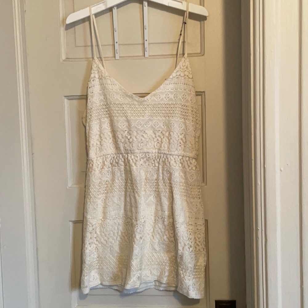 White lace mini dress juniors Medium- $ 2 when bundled, donating 9/14